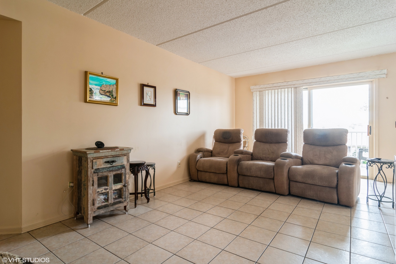 4534 N Cumberland Avenue 207