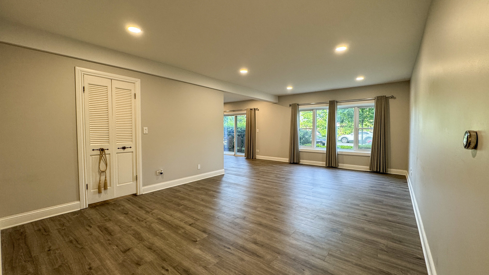 8210 Elmwood Avenue 106