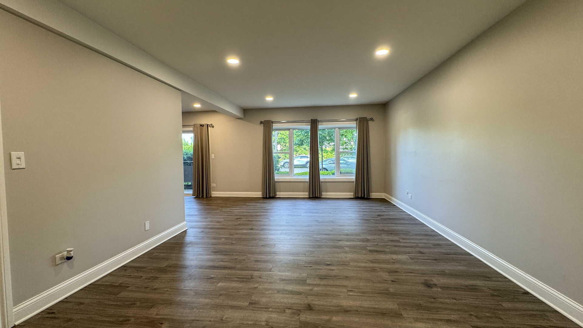 8210 Elmwood Avenue 106