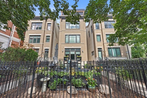 Photo of 708 W Schubert Avenue #B, Chicago, IL 60614 (MLS # 12760131)