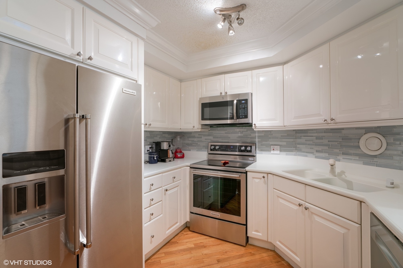 195 N Harbor Drive 4305
