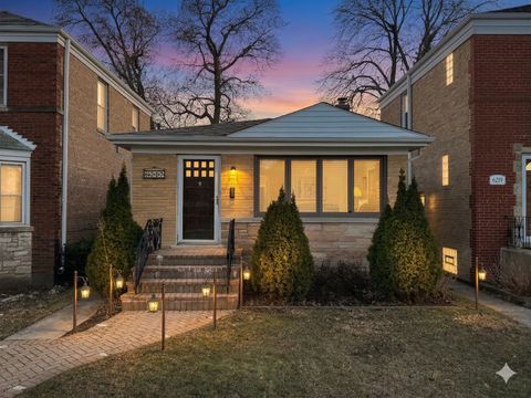 Tiny photo for 6217 W Peterson Avenue, Chicago, IL 60646 (MLS # 12589040)