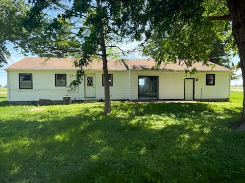 Tiny photo for 424 S 3000 W Road, Kankakee, IL 60901 (MLS # 12667568)