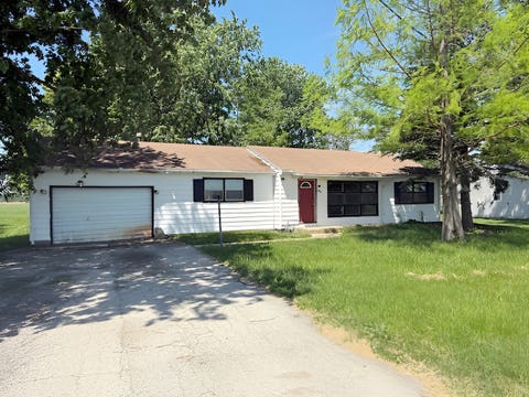 Photo of 424 S 3000 W Road, Kankakee, IL 60901 (MLS # 12667568)