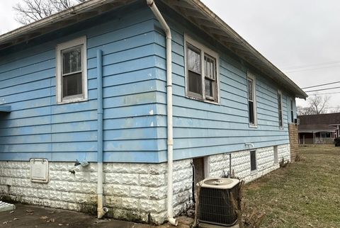 Tiny photo for 706 E Park Street, Duquoin, IL 62832 (MLS # 12587101)