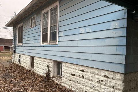 Tiny photo for 706 E Park Street, Duquoin, IL 62832 (MLS # 12587101)