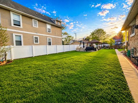 Tiny photo for 816 S 14th Avenue, Maywood, IL 60153 (MLS # 12623128)