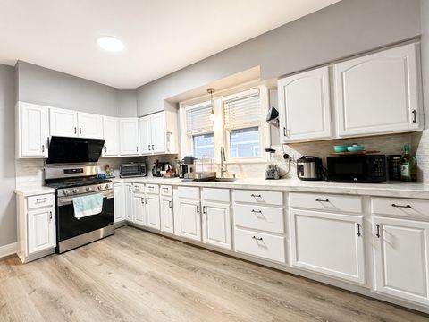 Tiny photo for 816 S 14th Avenue, Maywood, IL 60153 (MLS # 12623128)