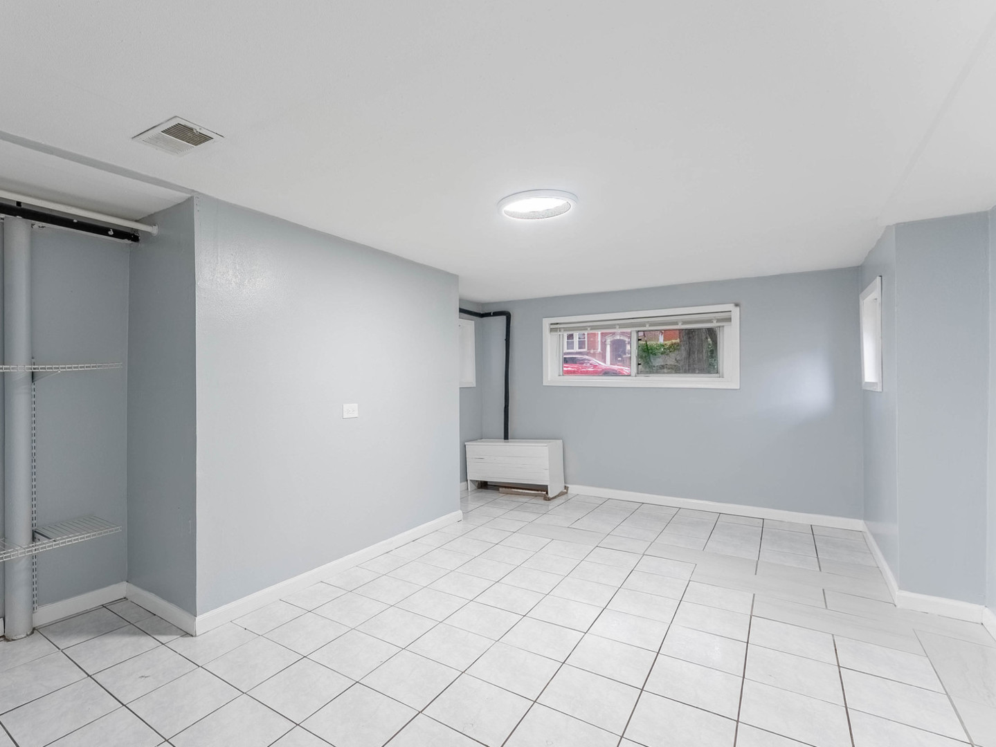 3815 W Roscoe Street Garden