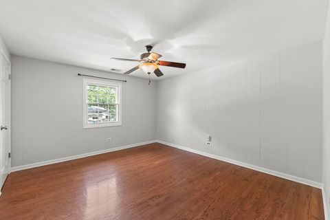Tiny photo for 1000 N Westgate Road, Mount Prospect, IL 60056 (MLS # 12488450)