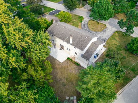 Tiny photo for 1000 N Westgate Road, Mount Prospect, IL 60056 (MLS # 12488450)