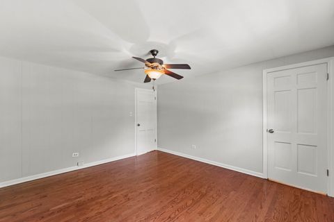 Tiny photo for 1000 N Westgate Road, Mount Prospect, IL 60056 (MLS # 12488450)