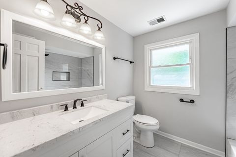 Tiny photo for 1000 N Westgate Road, Mount Prospect, IL 60056 (MLS # 12488450)