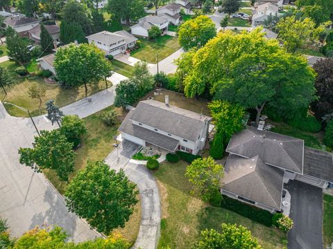 Tiny photo for 1000 N Westgate Road, Mount Prospect, IL 60056 (MLS # 12488450)