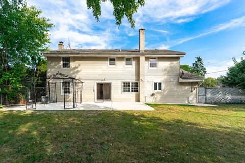 Tiny photo for 1000 N Westgate Road, Mount Prospect, IL 60056 (MLS # 12488450)