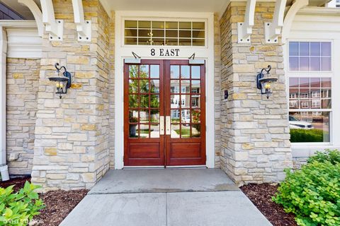 8 E Kennedy Lane 302 Hinsdale IL 60521