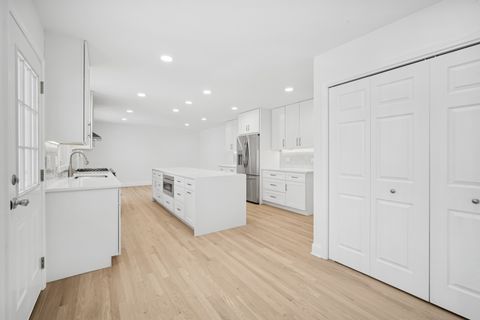 Tiny photo for 4018 Yorkshire Court, Northbrook, IL 60062 (MLS # 12544557)