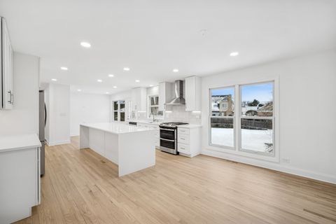 Tiny photo for 4018 Yorkshire Court, Northbrook, IL 60062 (MLS # 12544557)