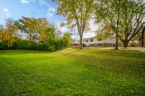 Tiny photo for 4018 Yorkshire Court, Northbrook, IL 60062 (MLS # 12544557)