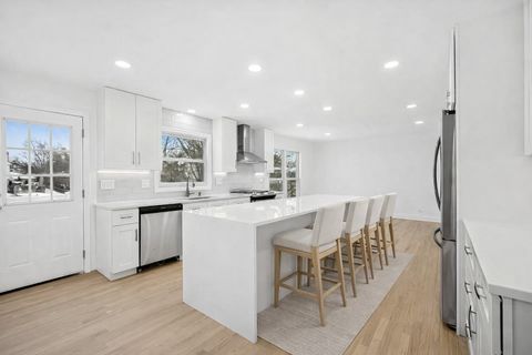 Tiny photo for 4018 Yorkshire Court, Northbrook, IL 60062 (MLS # 12544557)