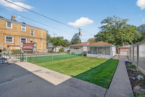 Tiny photo for 307 Hyde Park Avenue, Bellwood, IL 60104 (MLS # 12501361)