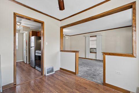 Tiny photo for 307 Hyde Park Avenue, Bellwood, IL 60104 (MLS # 12501361)