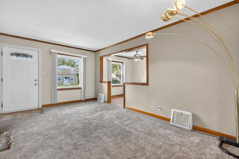 Tiny photo for 307 Hyde Park Avenue, Bellwood, IL 60104 (MLS # 12501361)