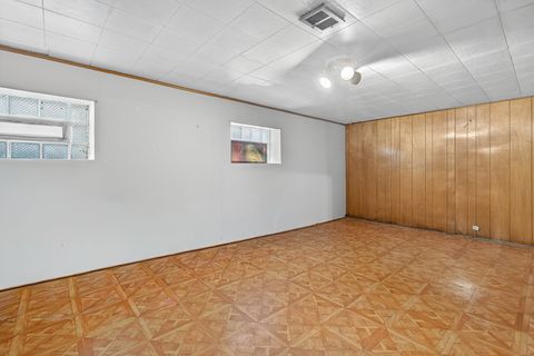 Tiny photo for 307 Hyde Park Avenue, Bellwood, IL 60104 (MLS # 12501361)