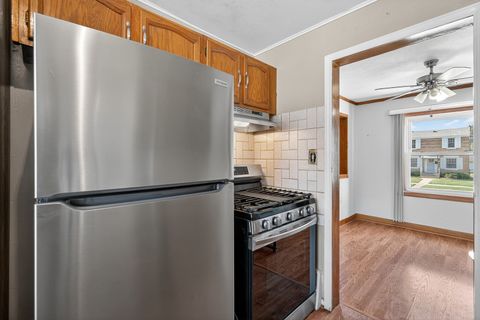 Tiny photo for 307 Hyde Park Avenue, Bellwood, IL 60104 (MLS # 12501361)