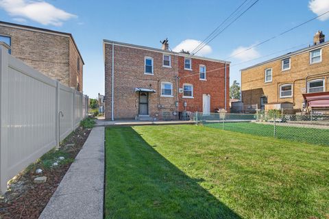 Tiny photo for 307 Hyde Park Avenue, Bellwood, IL 60104 (MLS # 12501361)