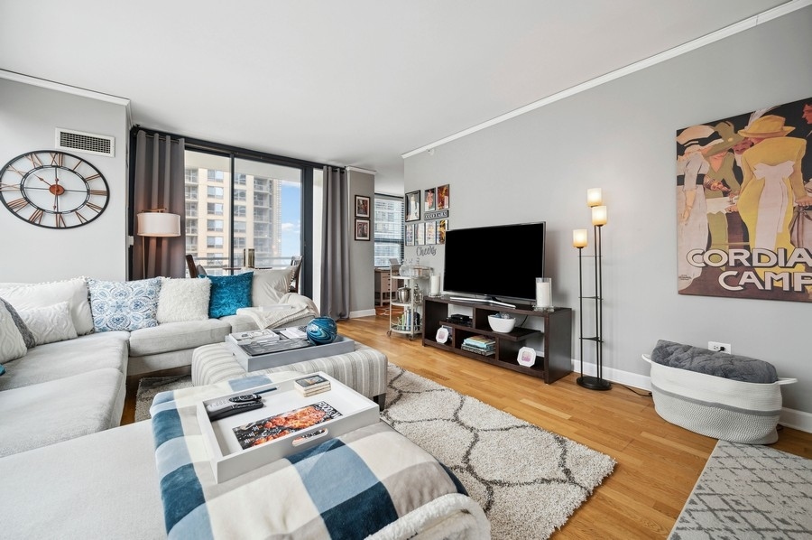 201 N WESTSHORE Drive 1207