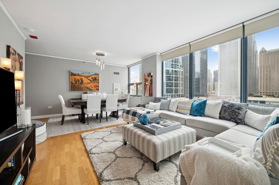 201 N WESTSHORE Drive 1207