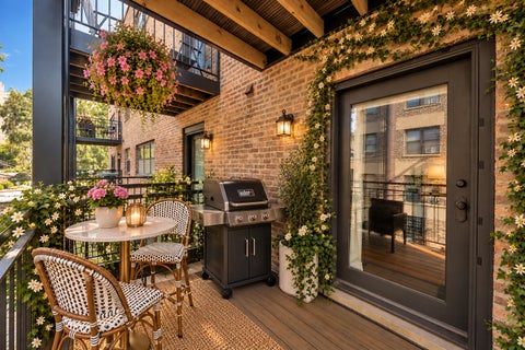 Tiny photo for 512 W Barry Avenue #311, Chicago, IL 60657 (MLS # 12751731)