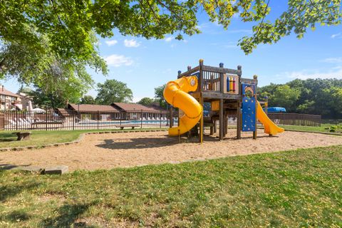 Tiny photo for 49 Oak Hill Colony #12, Fox Lake, IL 60020 (MLS # 12589122)