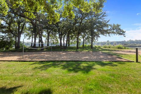 Tiny photo for 49 Oak Hill Colony #12, Fox Lake, IL 60020 (MLS # 12589122)