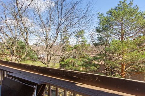 Tiny photo for 49 Oak Hill Colony #12, Fox Lake, IL 60020 (MLS # 12589122)