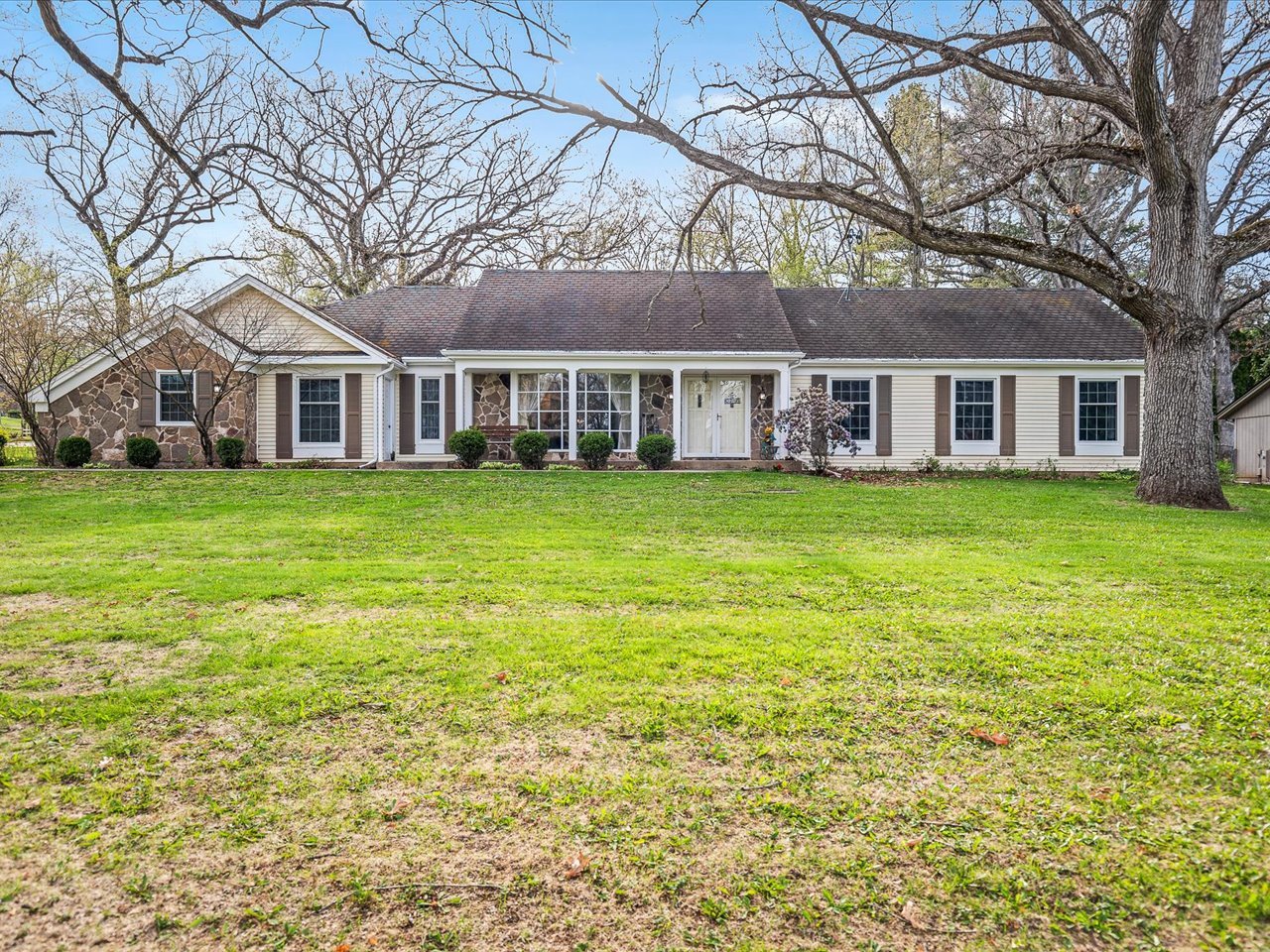 484 Williamsburg Way