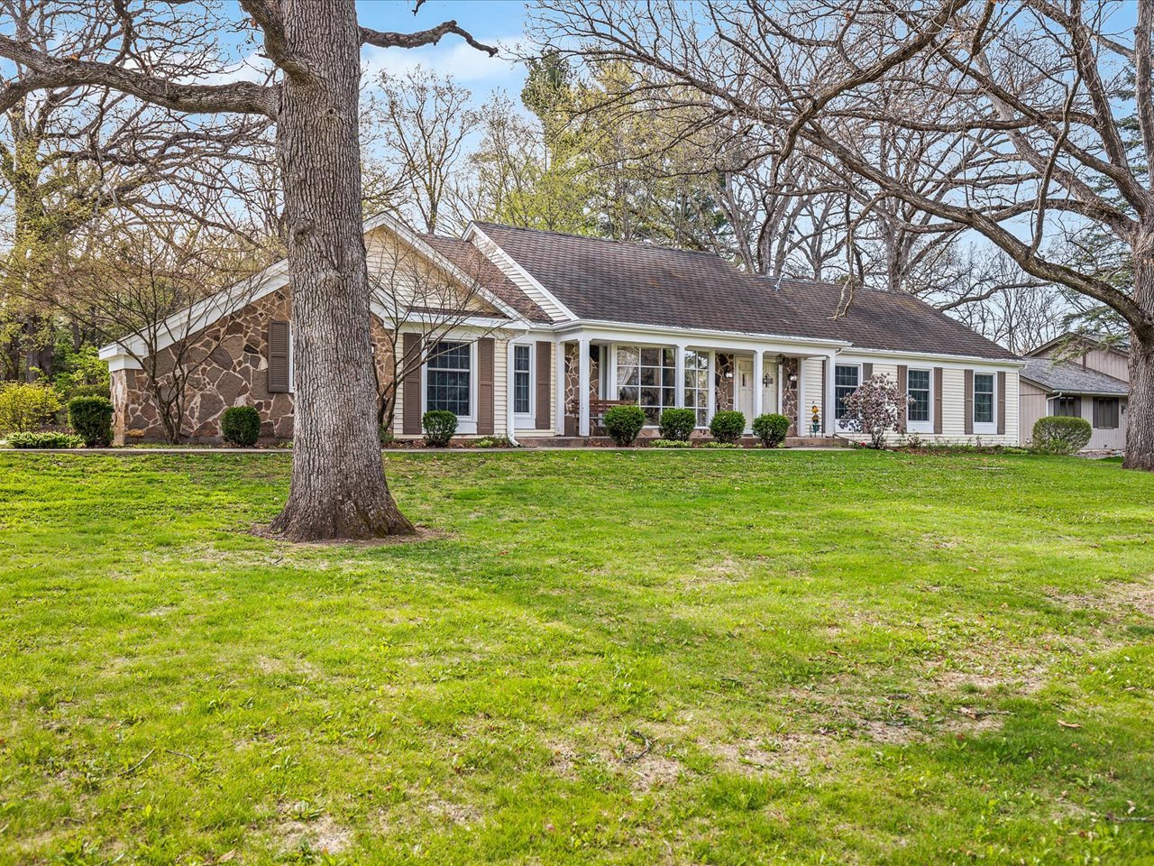 484 Williamsburg Way