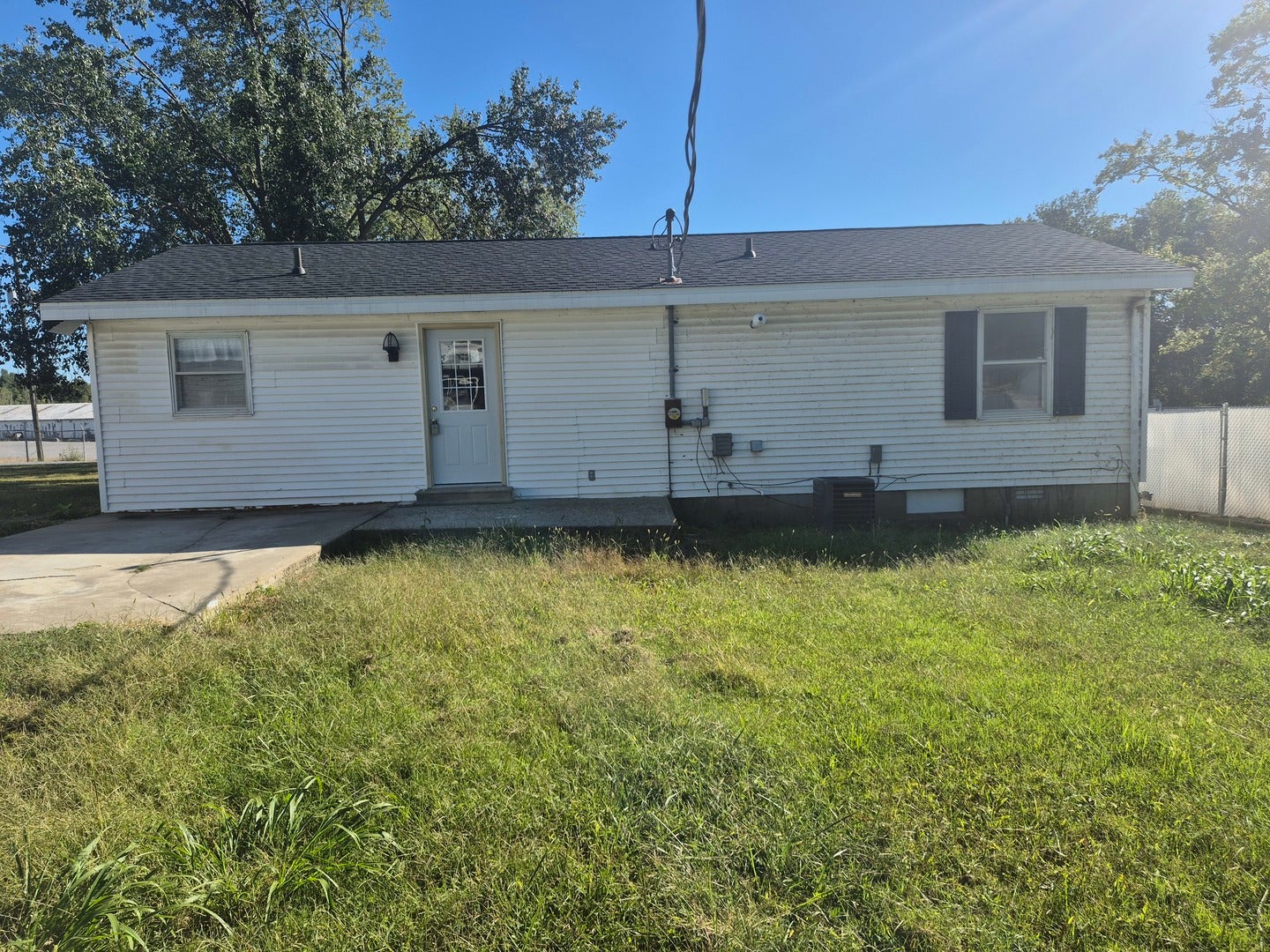 802 Dillard Street