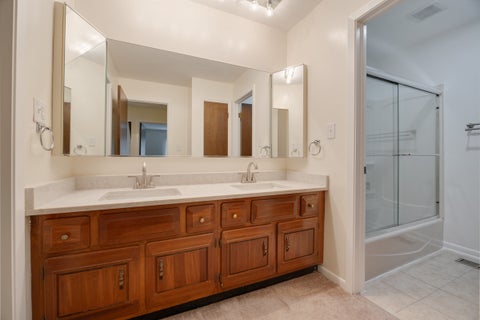 Tiny photo for 1525 Columbia Court, Elk Grove Village, IL 60007 (MLS # 12767225)