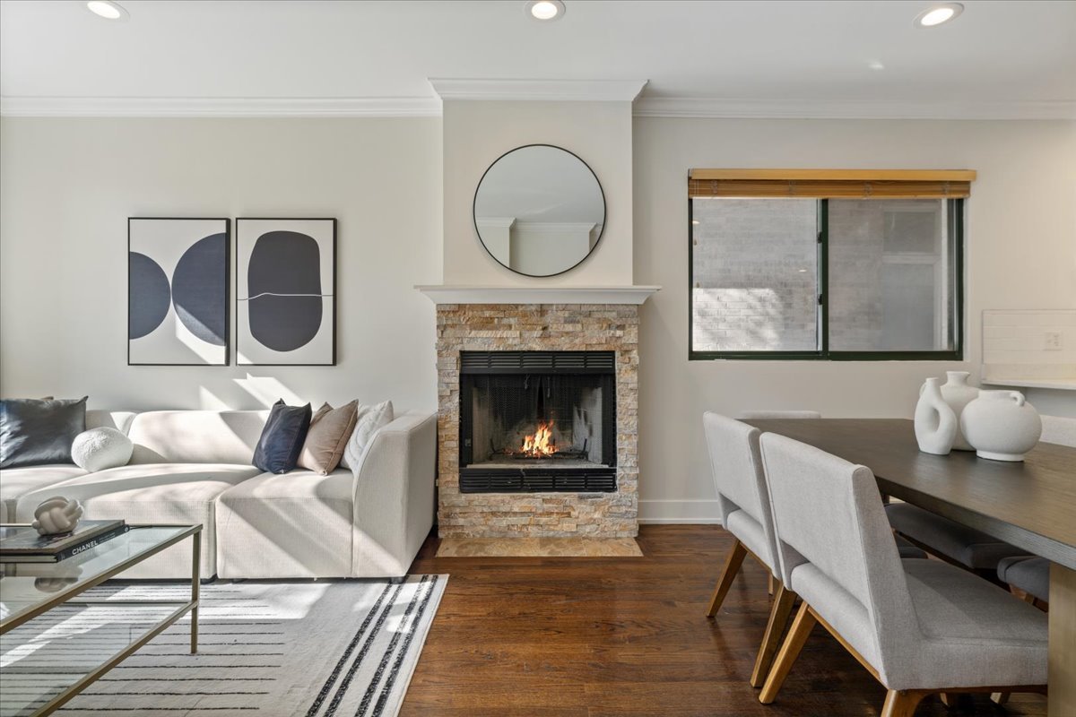 1642 W Julian Street 1