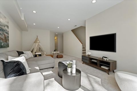 Tiny photo for 1642 W Julian Street #1, Chicago, IL 60622 (MLS # 12578615)