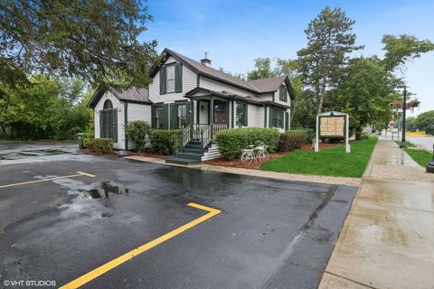 438 N Hough Street Barrington IL 60010