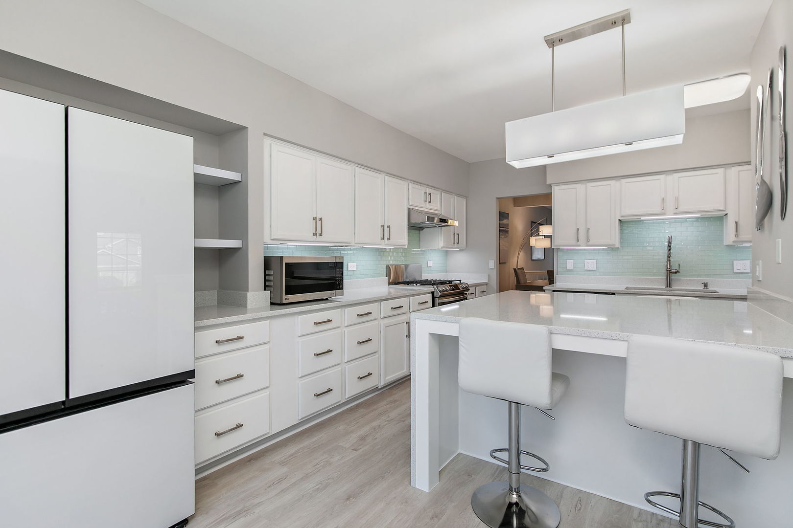 537 W Parkside Drive