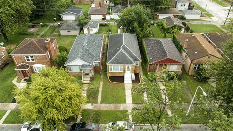 Tiny photo for 14231 S Dearborn Street, Riverdale, IL 60827 (MLS # 12475056)