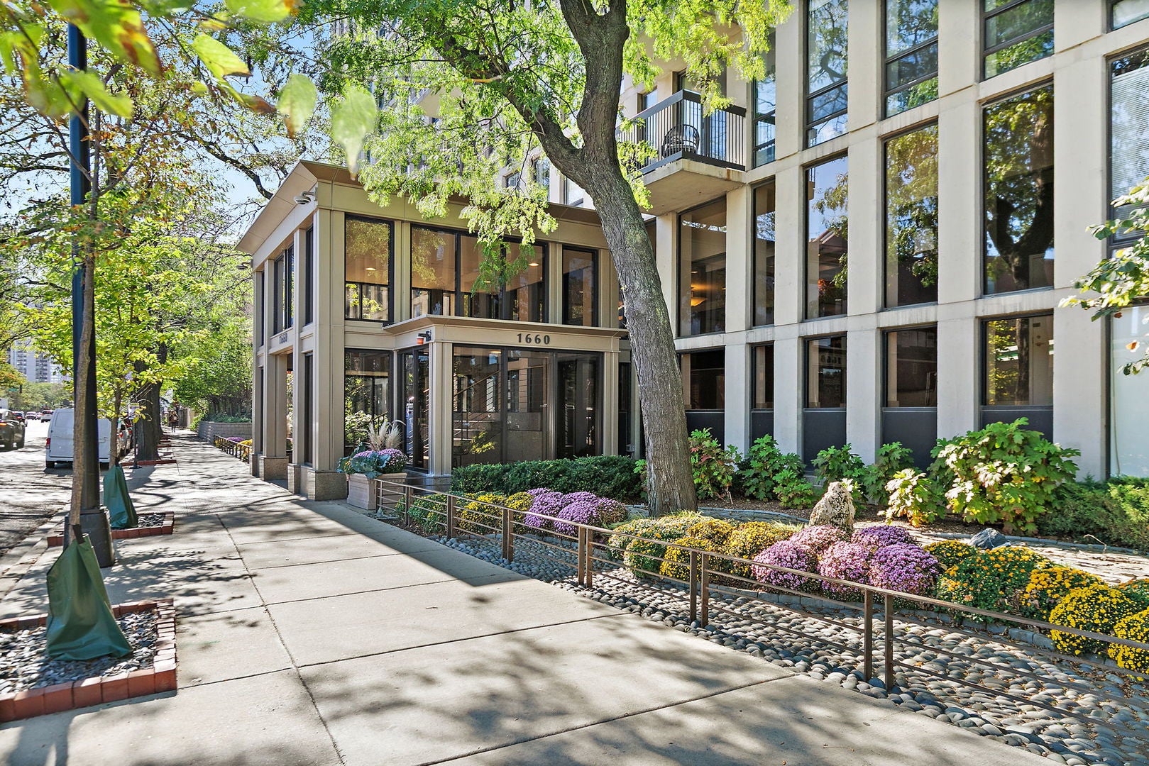 1660 N Lasalle Drive 305