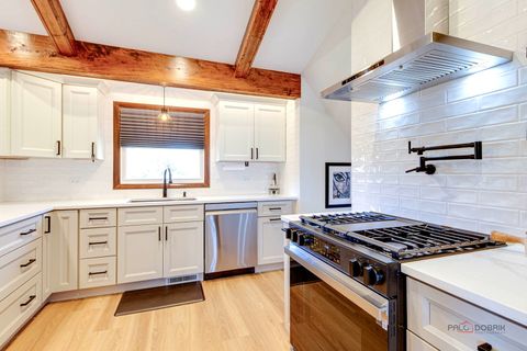 Tiny photo for 2042 S Goebbert Road, Arlington Heights, IL 60005 (MLS # 12649201)