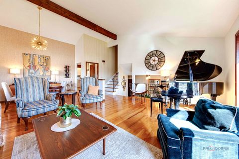 Tiny photo for 2042 S Goebbert Road, Arlington Heights, IL 60005 (MLS # 12649201)