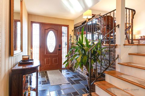 Tiny photo for 2042 S Goebbert Road, Arlington Heights, IL 60005 (MLS # 12649201)