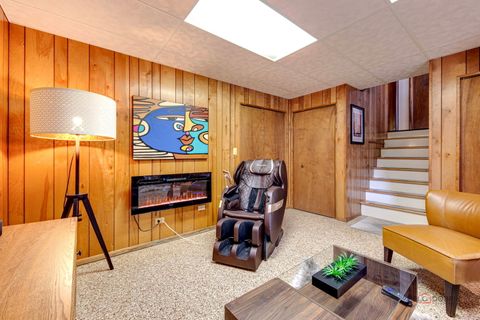 Tiny photo for 2042 S Goebbert Road, Arlington Heights, IL 60005 (MLS # 12649201)